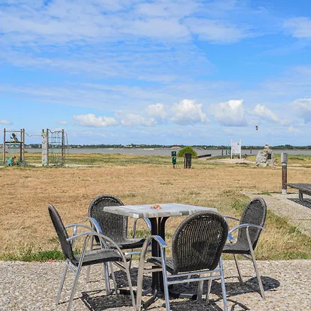 Amazing In Port-des-barques With Kitchen * Port-des-Barques