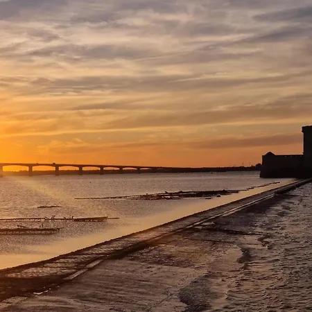Amazing In Port-des-barques With Kitchen Prázdninový dům